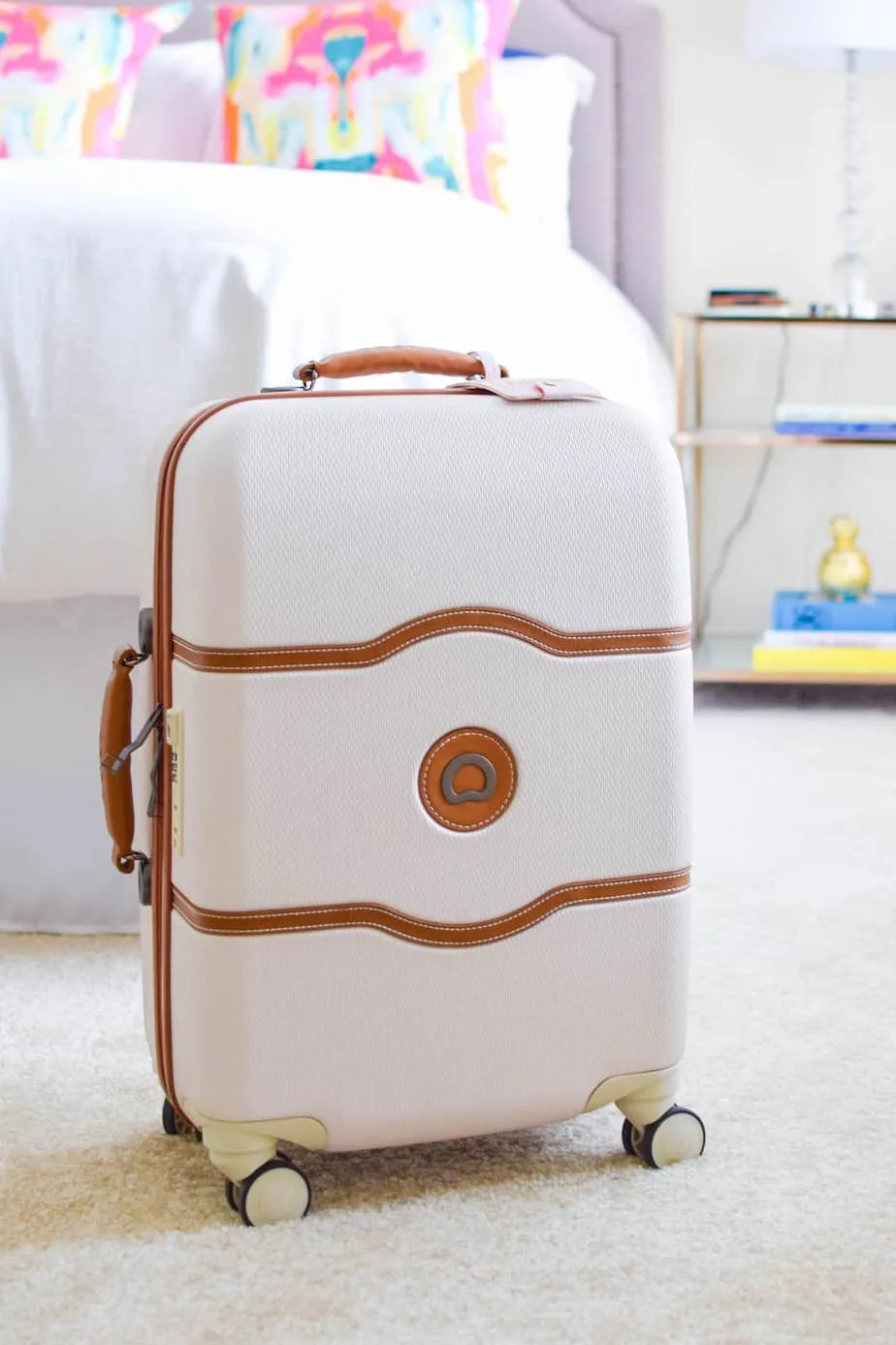 Delsey Chatelet Hard + 21-Inch Spinner