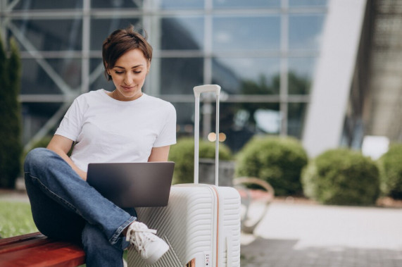 Laptop and Easy-Access Storage